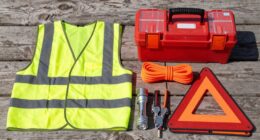 essential roadside emergency supplies