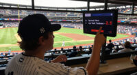 Spread: New York Yankees (-2.5)